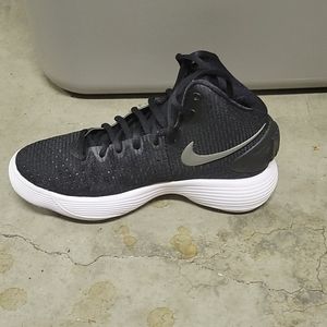 Nike Hyperdunk Shoe